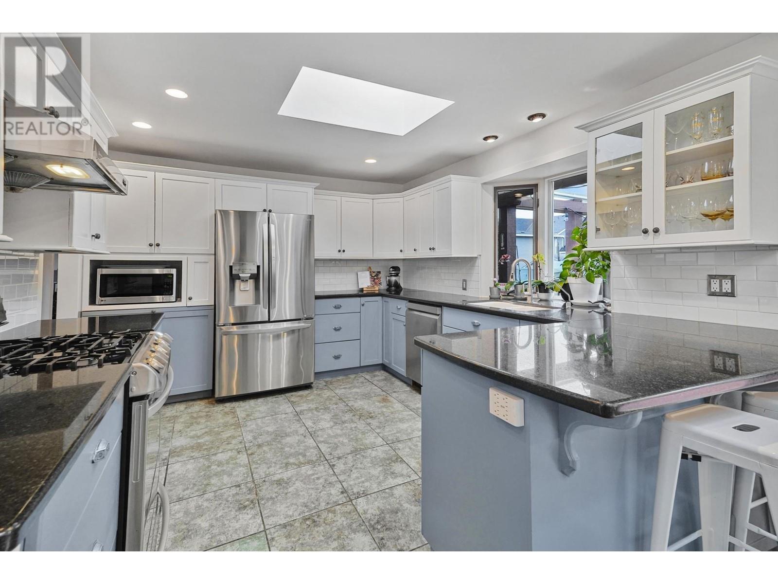 779 Adiron Avenue, Coquitlam, British Columbia  V3J 4K1 - Photo 10 - R3001025