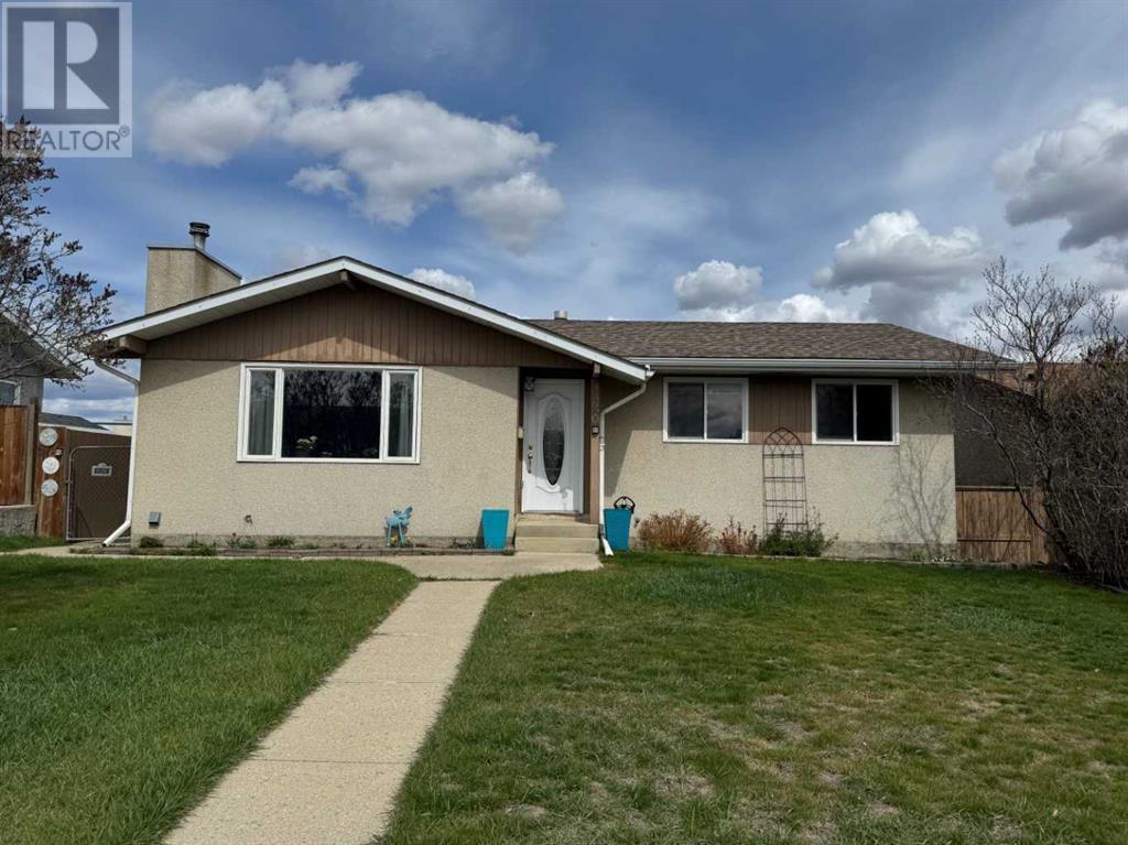 90 Niven Street, Red Deer, Alberta  T4P 1Y7 - Photo 1 - A2216167