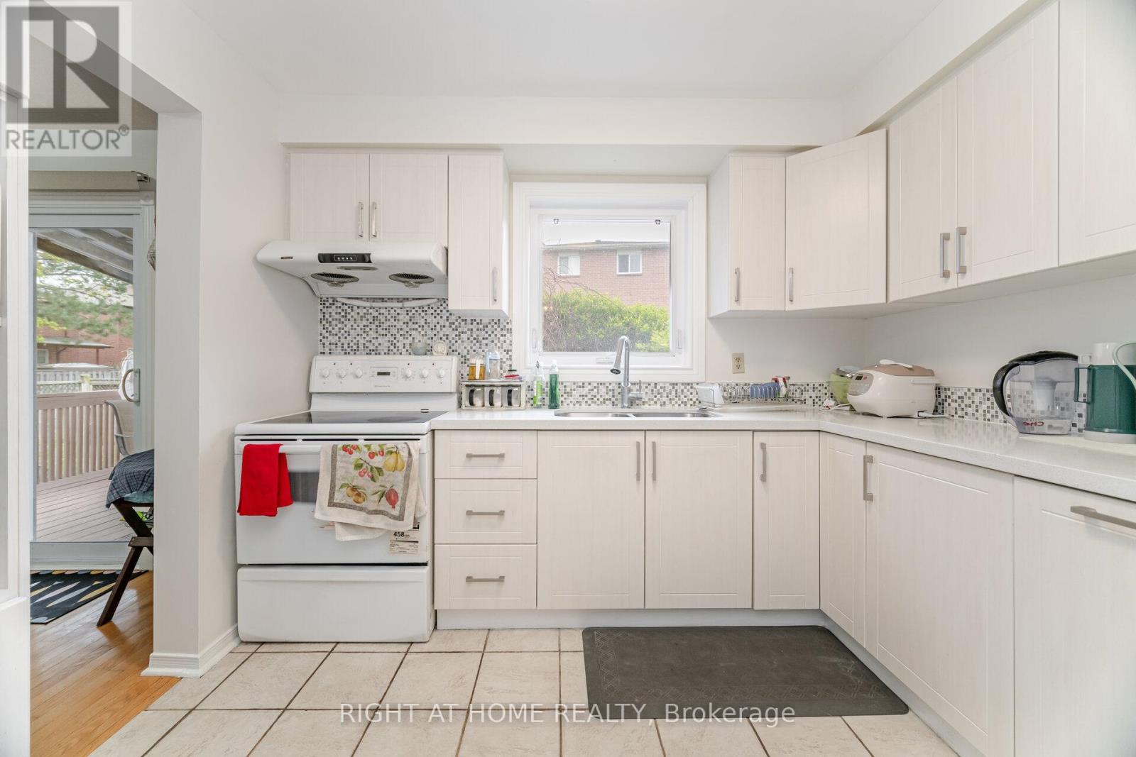 5253 Palomar Crescent, Mississauga, Ontario  L5R 2W8 - Photo 16 - W12138999