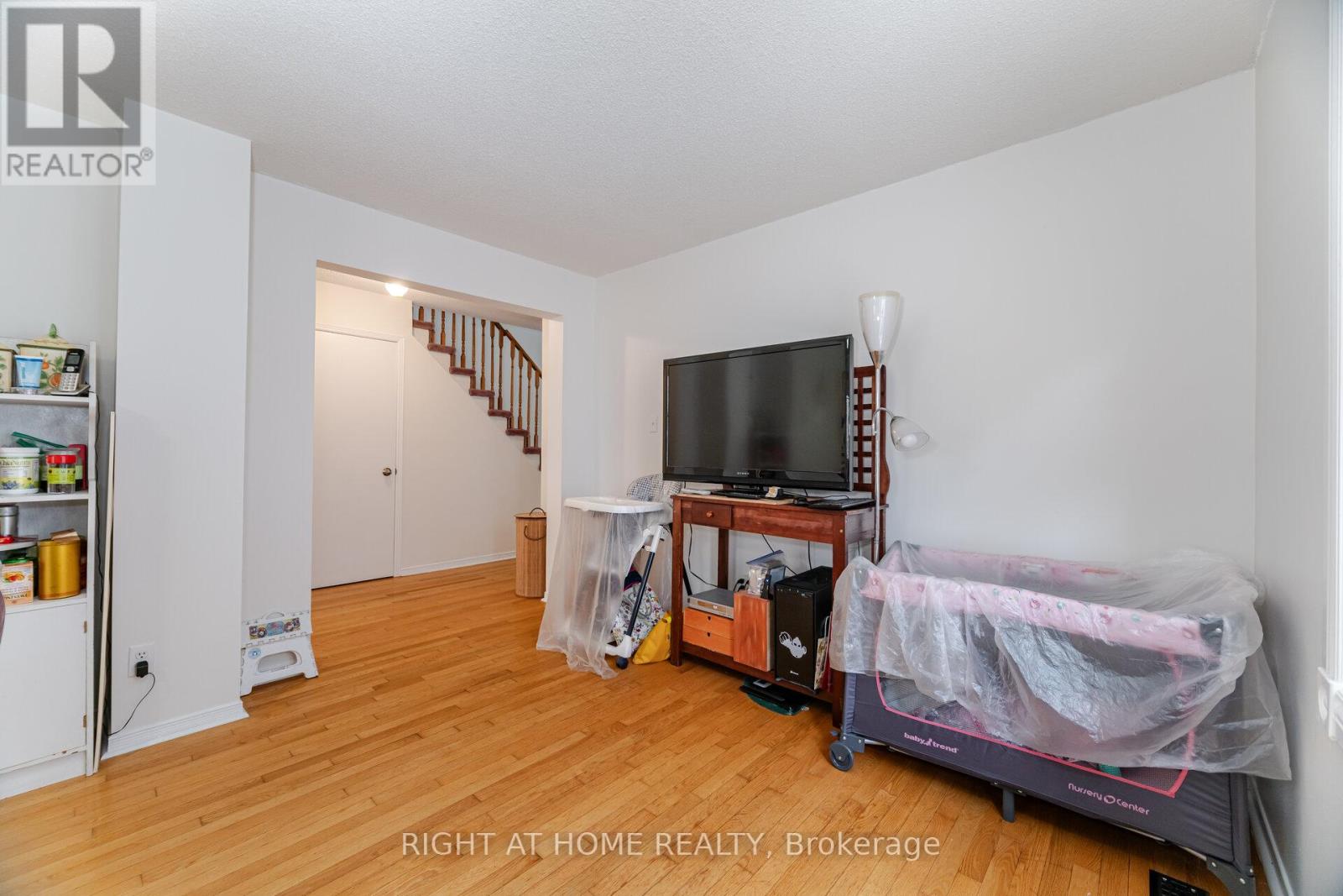 5253 Palomar Crescent, Mississauga, Ontario  L5R 2W8 - Photo 9 - W12138999