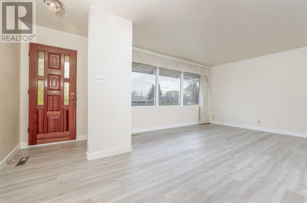 33 Northmount Crescent Nw, Calgary, Alberta  T2K 2V8 - Photo 4 - A2215719