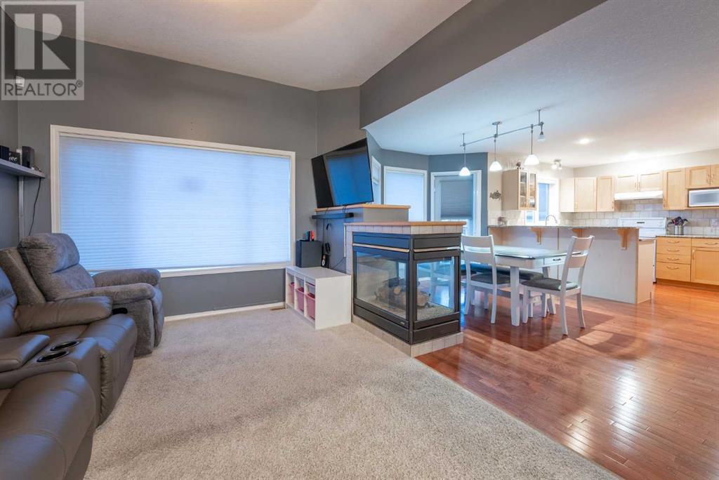 Property at 19 Fairmont Gate S image 5