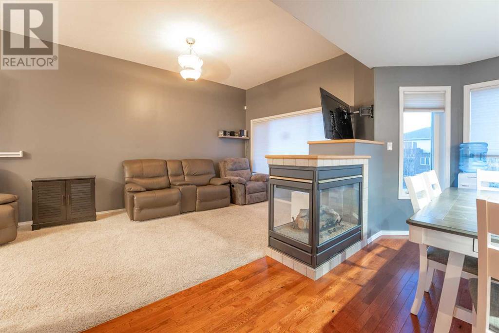 Property at 19 Fairmont Gate S image 3