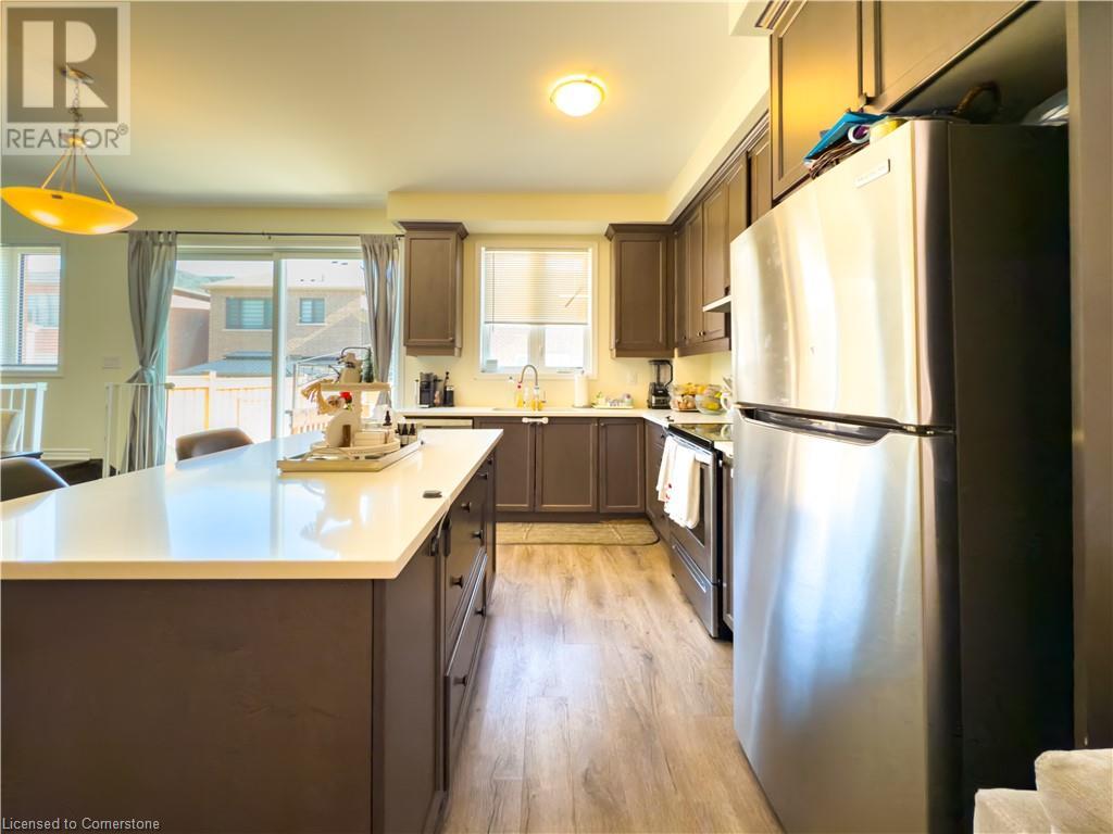 Property at 888 SUMAC Crescent image 3