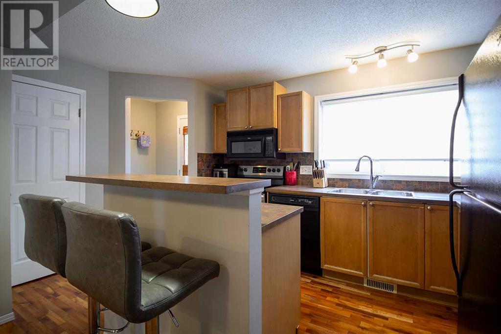 Property at 133 Elgin Place SE image 5