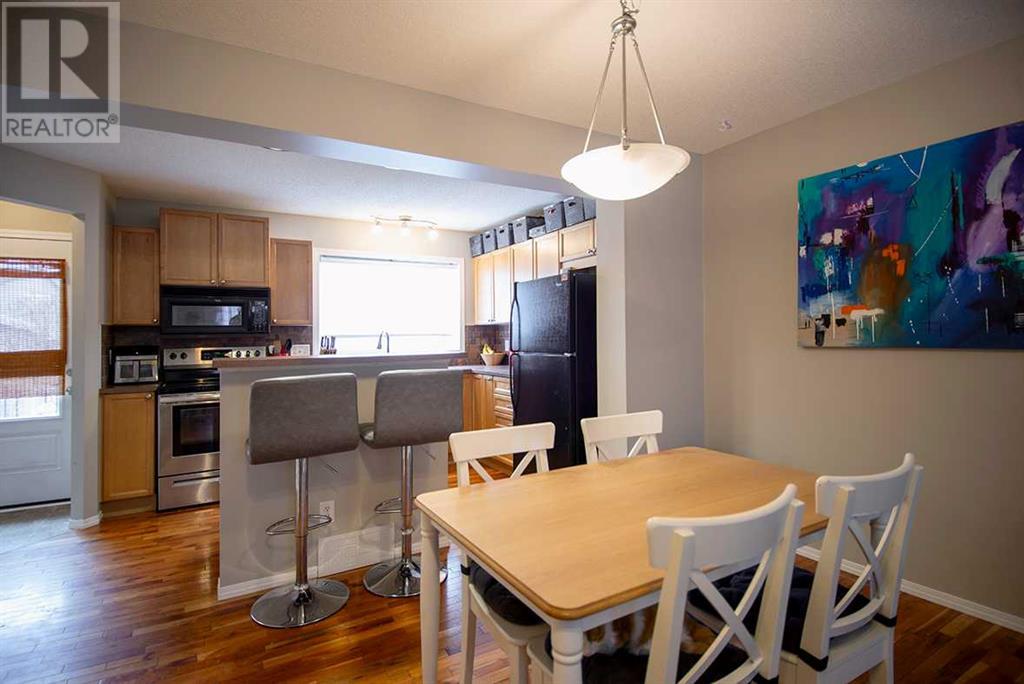 Property at 133 Elgin Place SE image 3