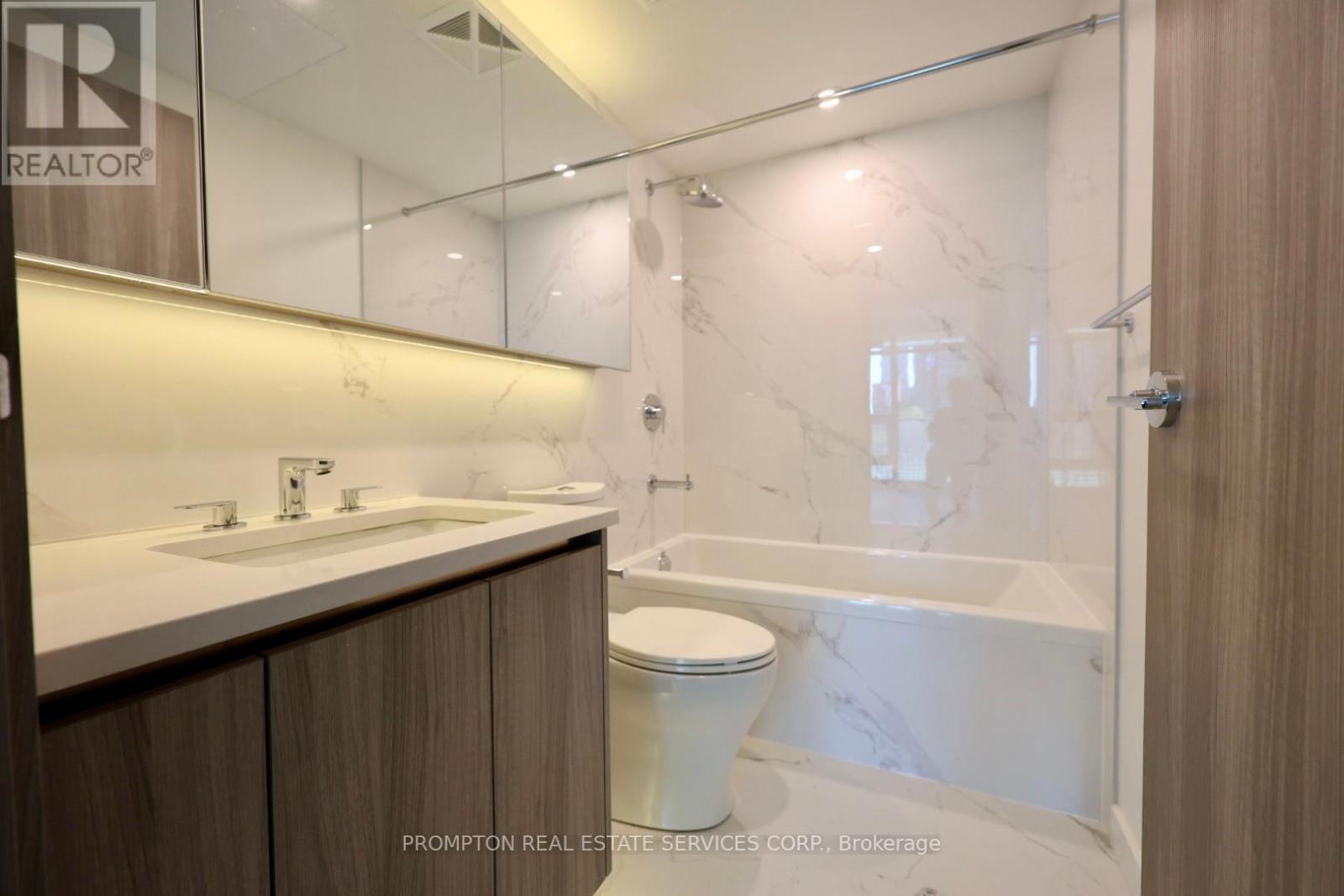 536 - 1 Concord Cityplace Way, Toronto, Ontario  M5V 0X3 - Photo 14 - C12139012