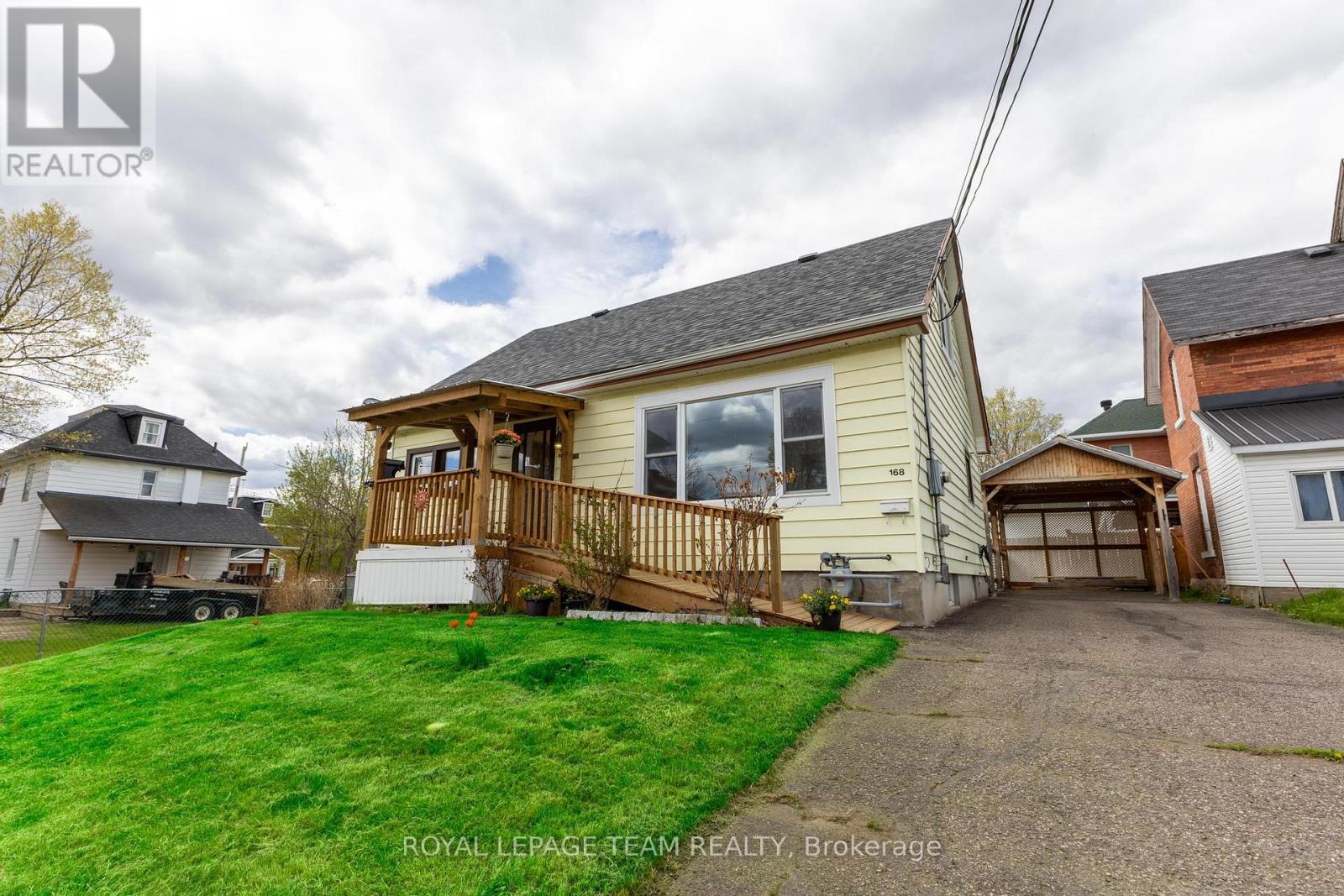 Property at 168 MUNROE AVENUE W image 2