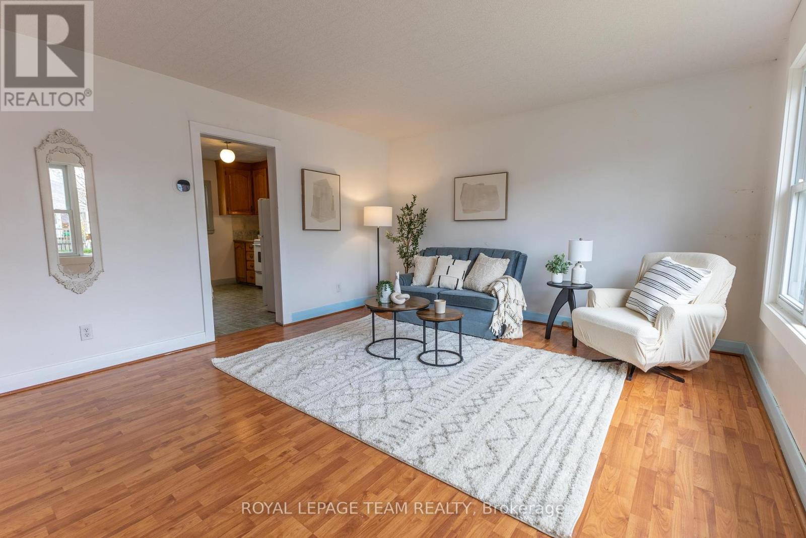 Property at 168 MUNROE AVENUE W image 3