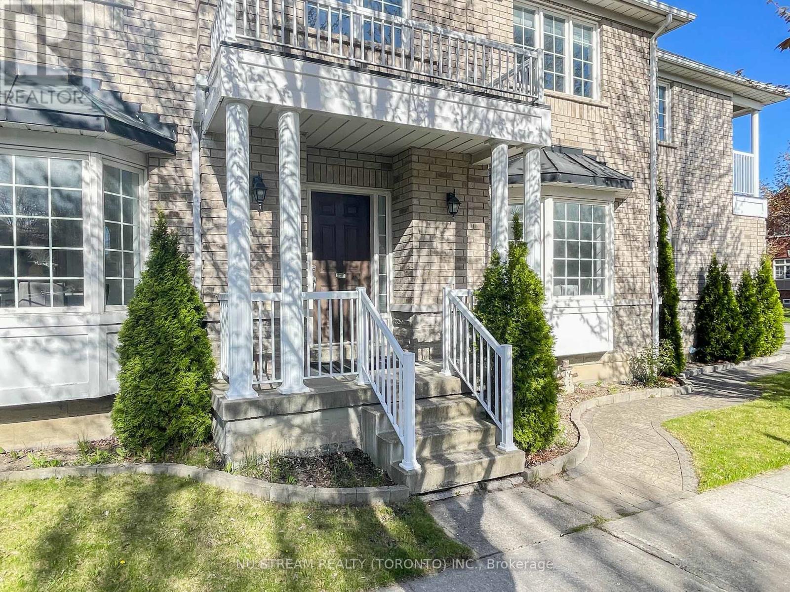112 Gable Avenue, Markham, Ontario  L6C 2W3 - Photo 4 - N12139022