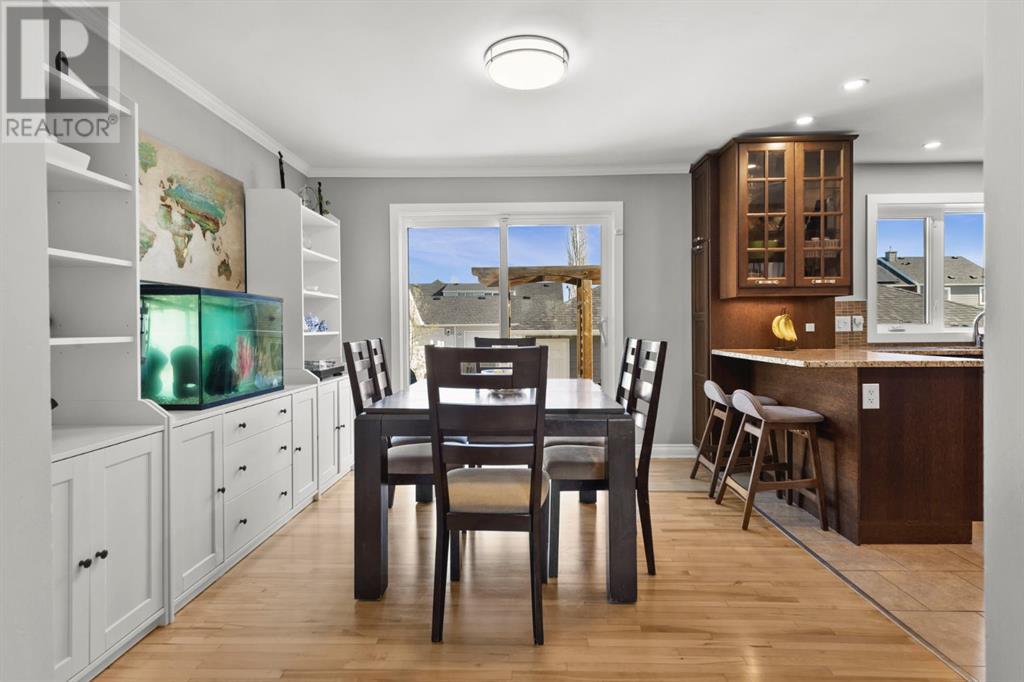 Property at 2154 47 Avenue SW image 5