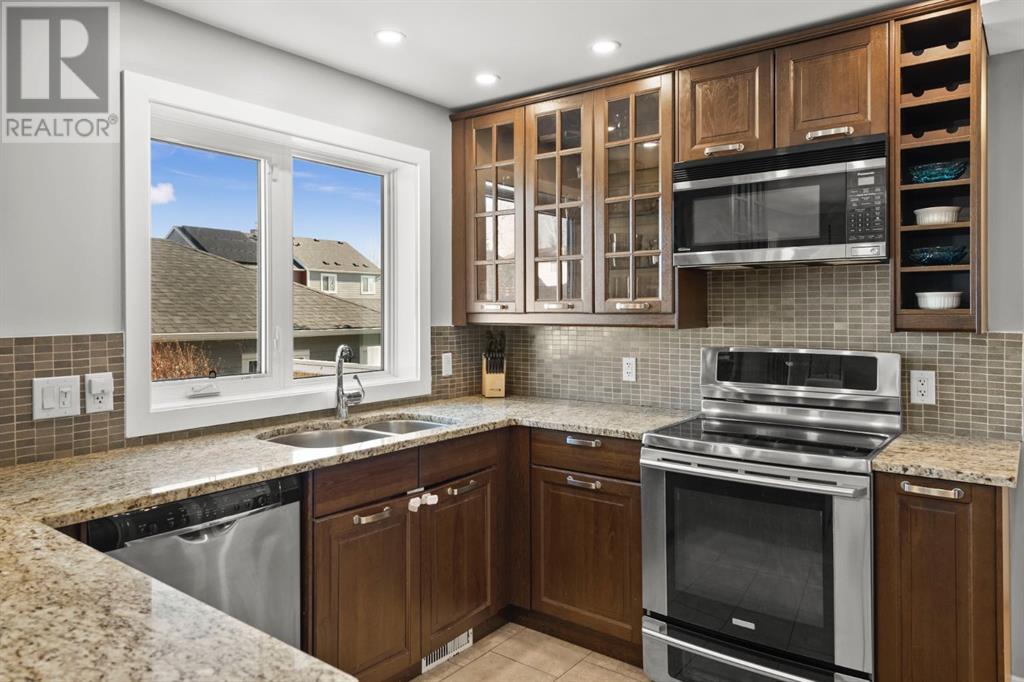 Property at 2154 47 Avenue SW image 4
