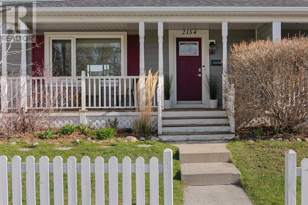 Property at 2154 47 Avenue SW image 2