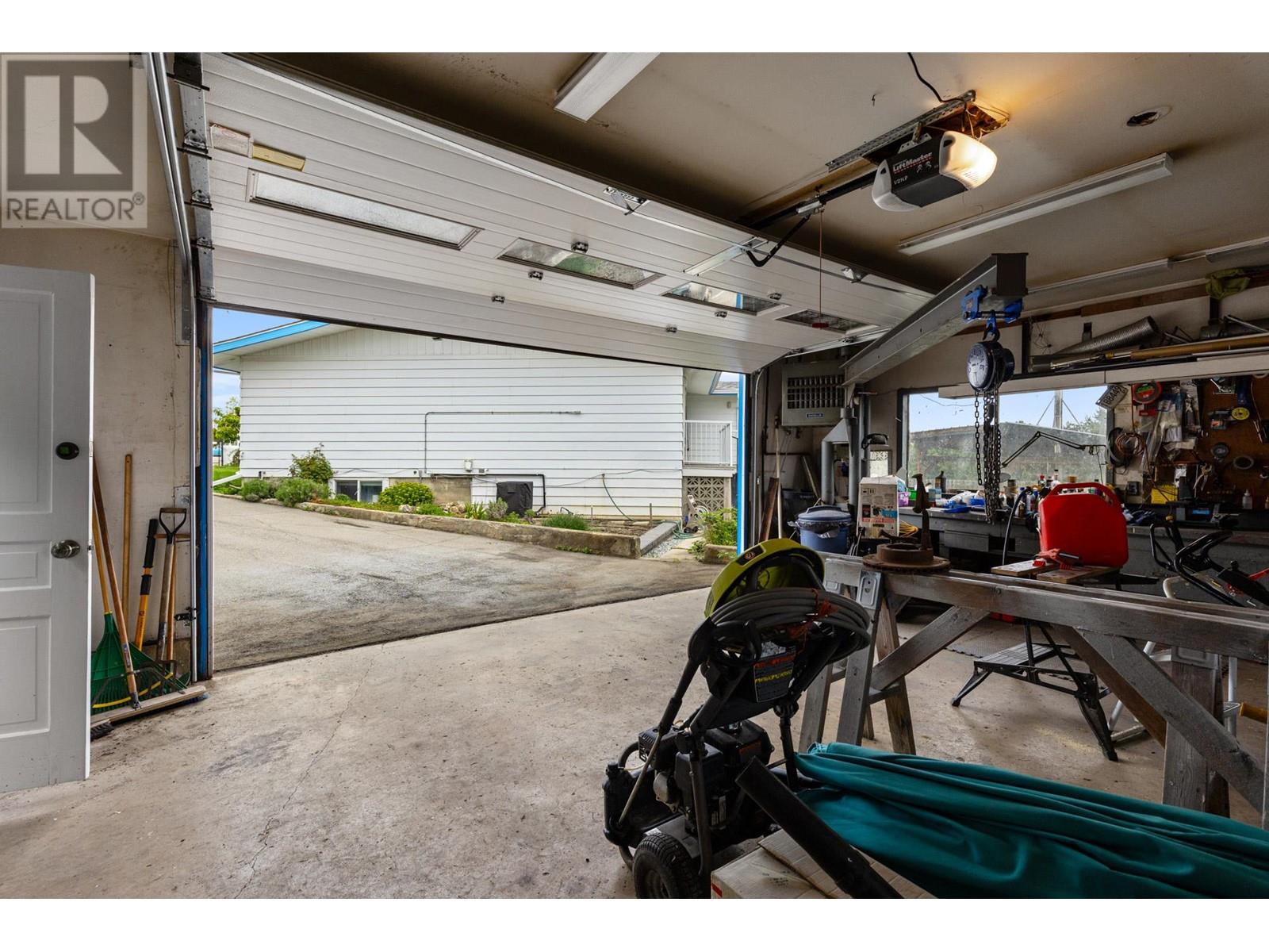 2283 Blair Court, Lake Country, British Columbia  V1V 1J1 - Photo 40 - 10338721