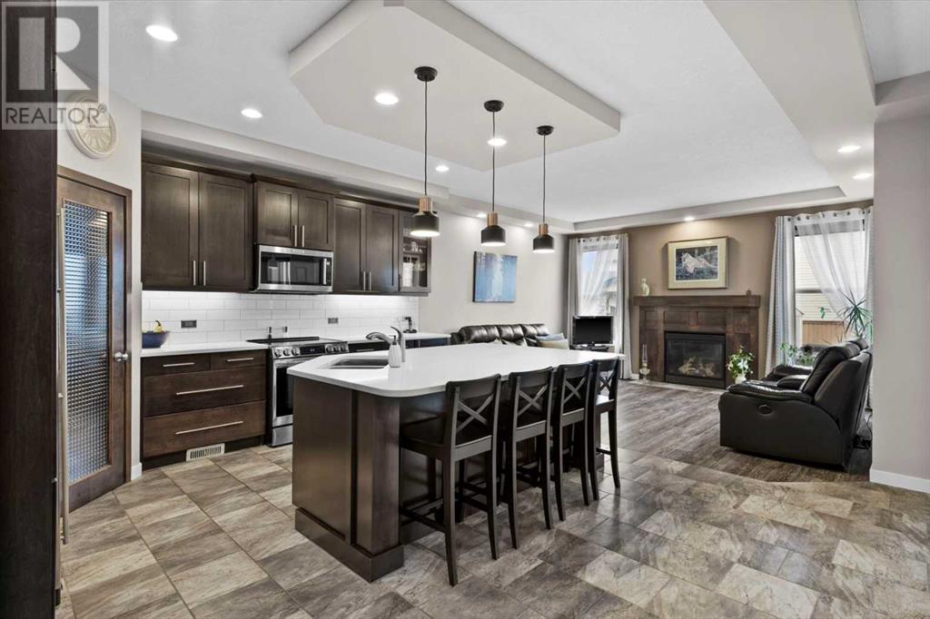 Property at 207 Royal Oak Bay NW image 5