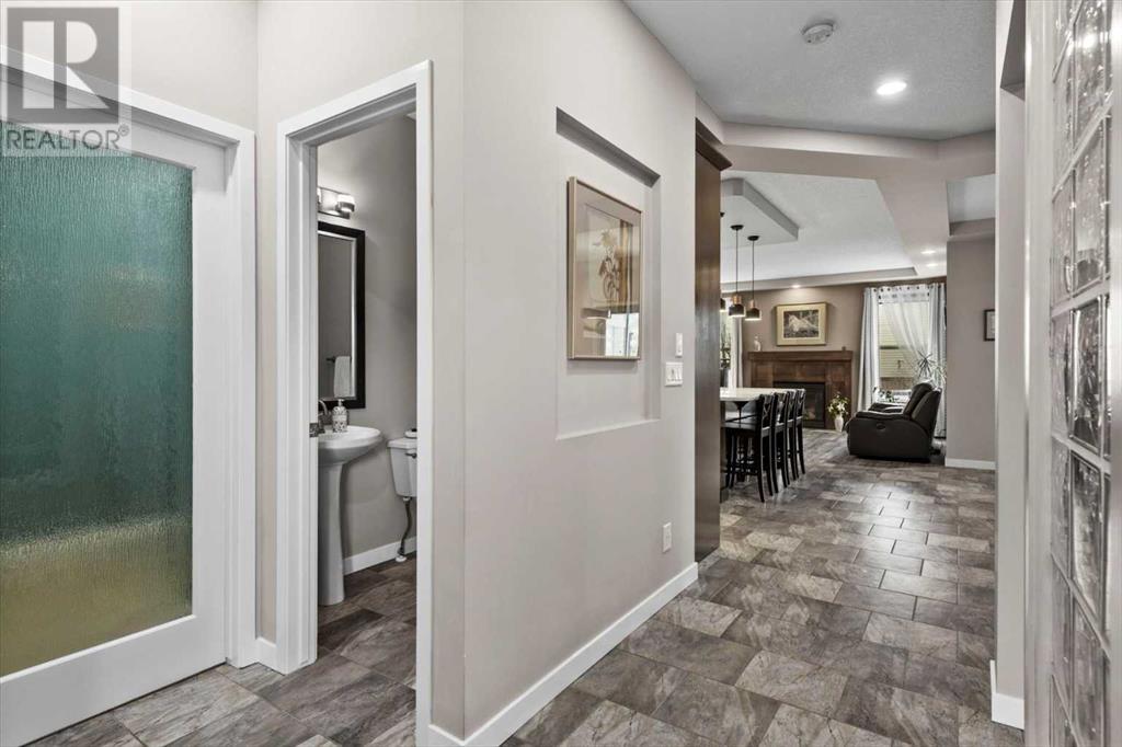 Property at 207 Royal Oak Bay NW image 3