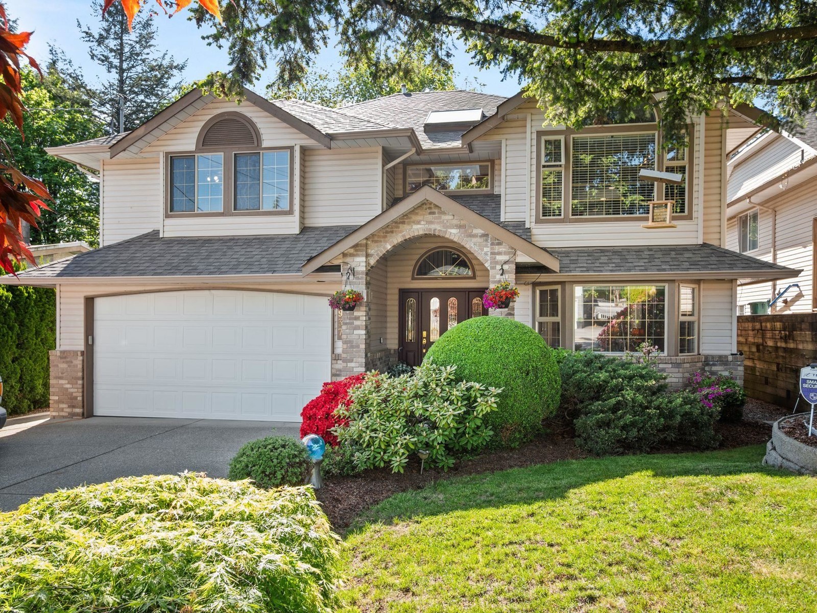Property at 7937 BURDOCK STREET image 3