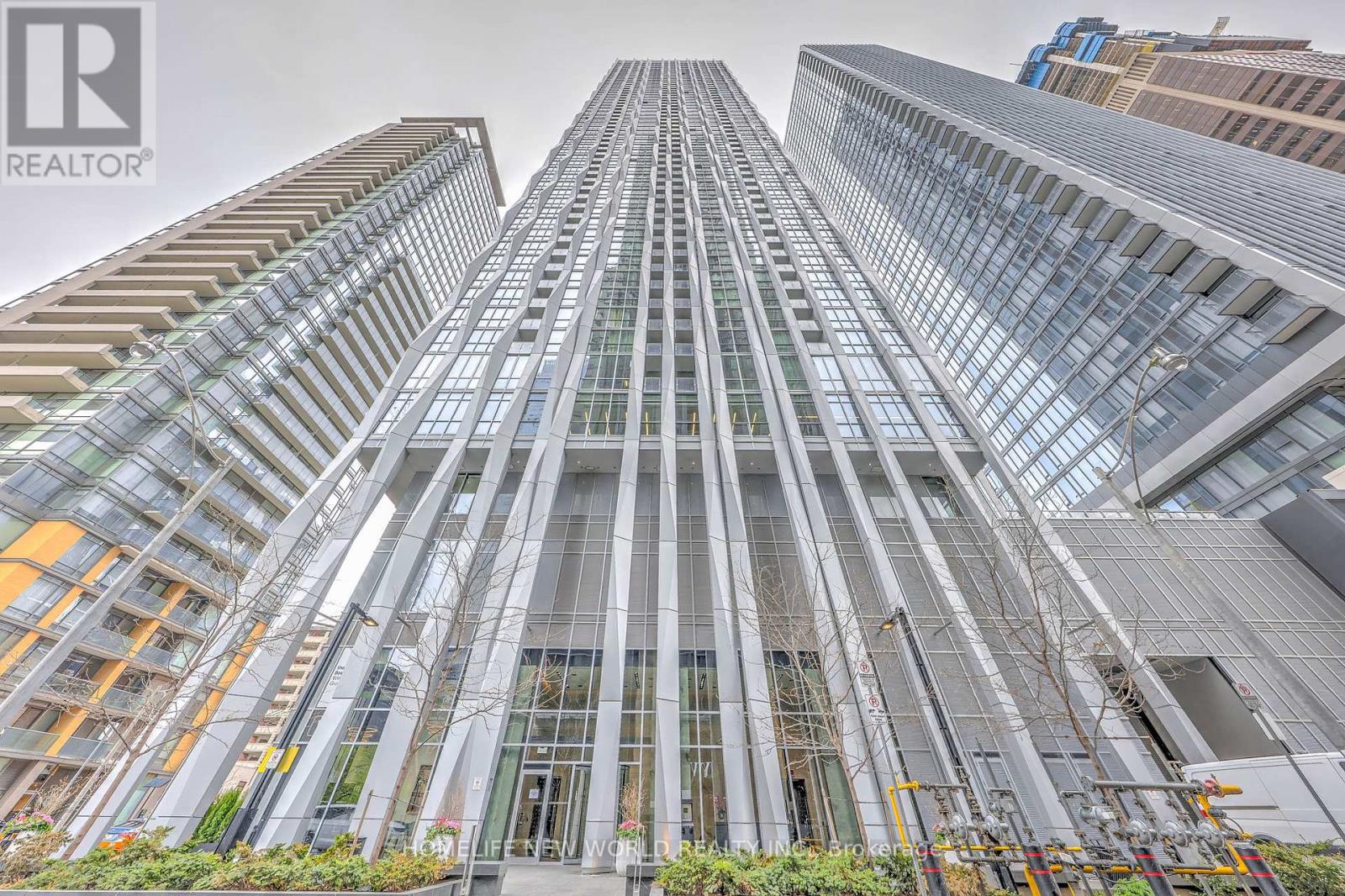 1212 - 1 Yorkville Avenue, Toronto, Ontario  M4W 0B1 - Photo 1 - C12139033
