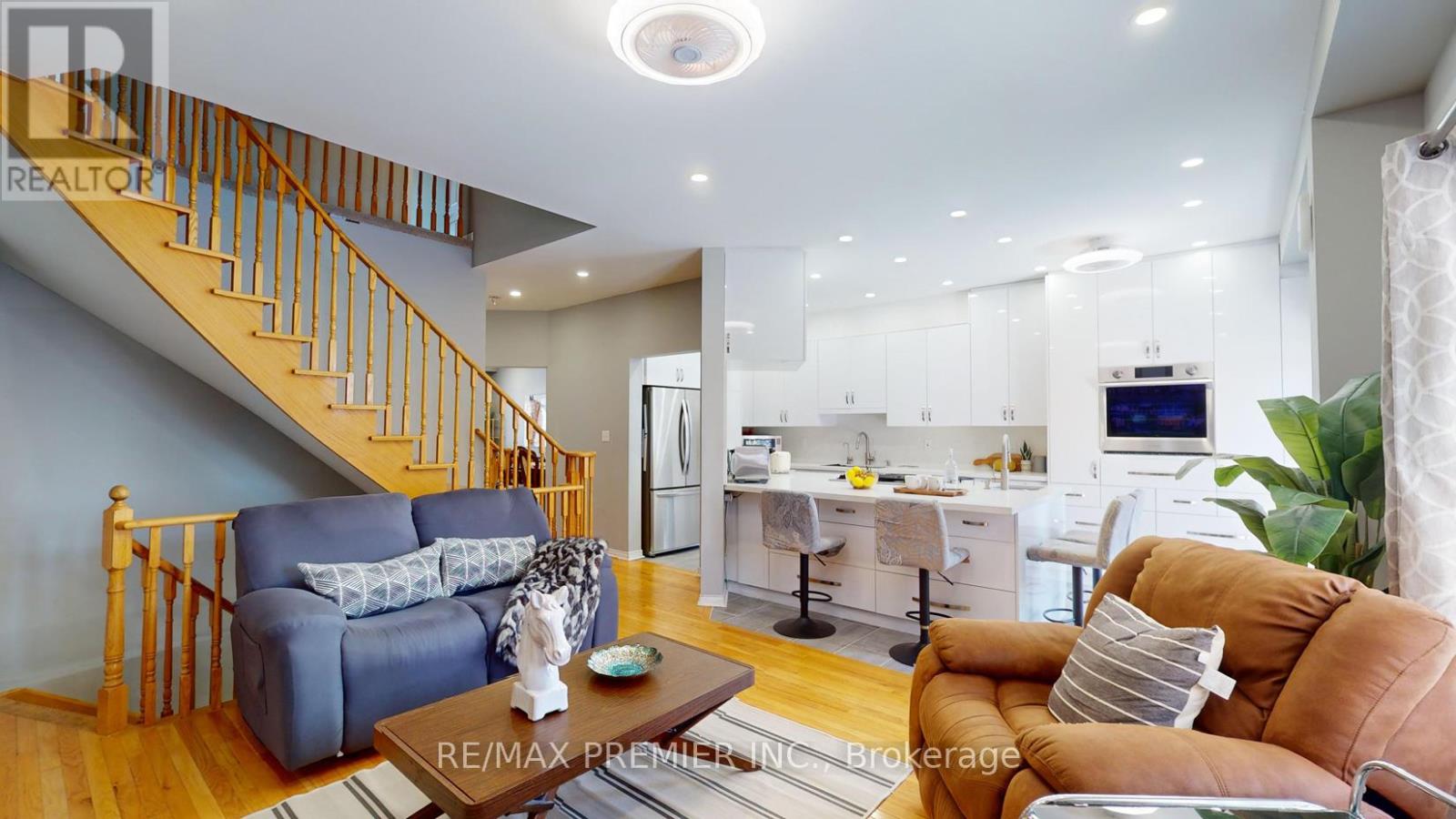 155 Penndutch Circle, Whitchurch-Stouffville, Ontario  L4A 0N9 - Photo 4 - N12139040