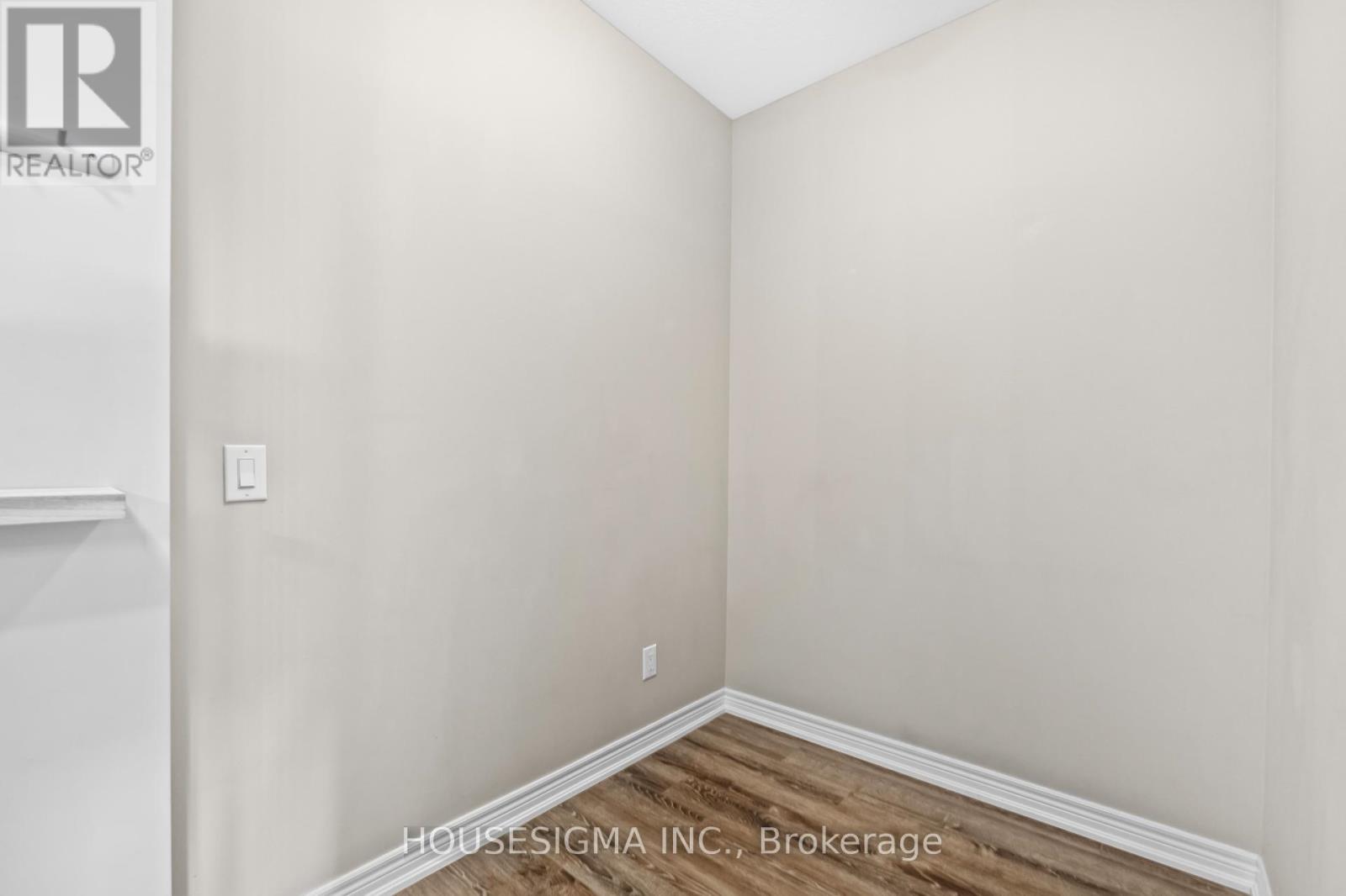 322 - 457 Plains Road E, Burlington, Ontario  L7T 0B8 - Photo 7 - W12139032