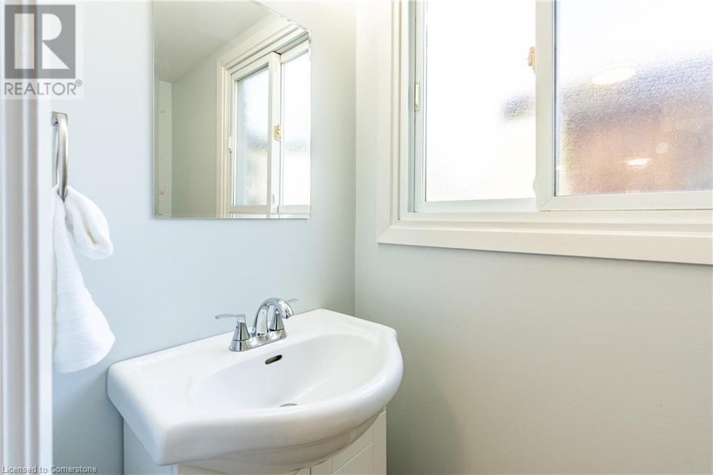 48 Pepperwood Crescent, Kitchener, Ontario  N2A 2R3 - Photo 12 - 40727128