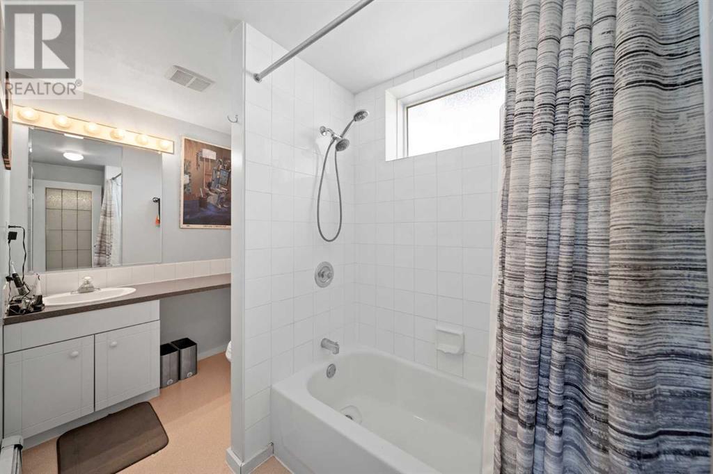 1727 28 Street Sw, Calgary, Alberta  T3C 1M1 - Photo 29 - A2218672