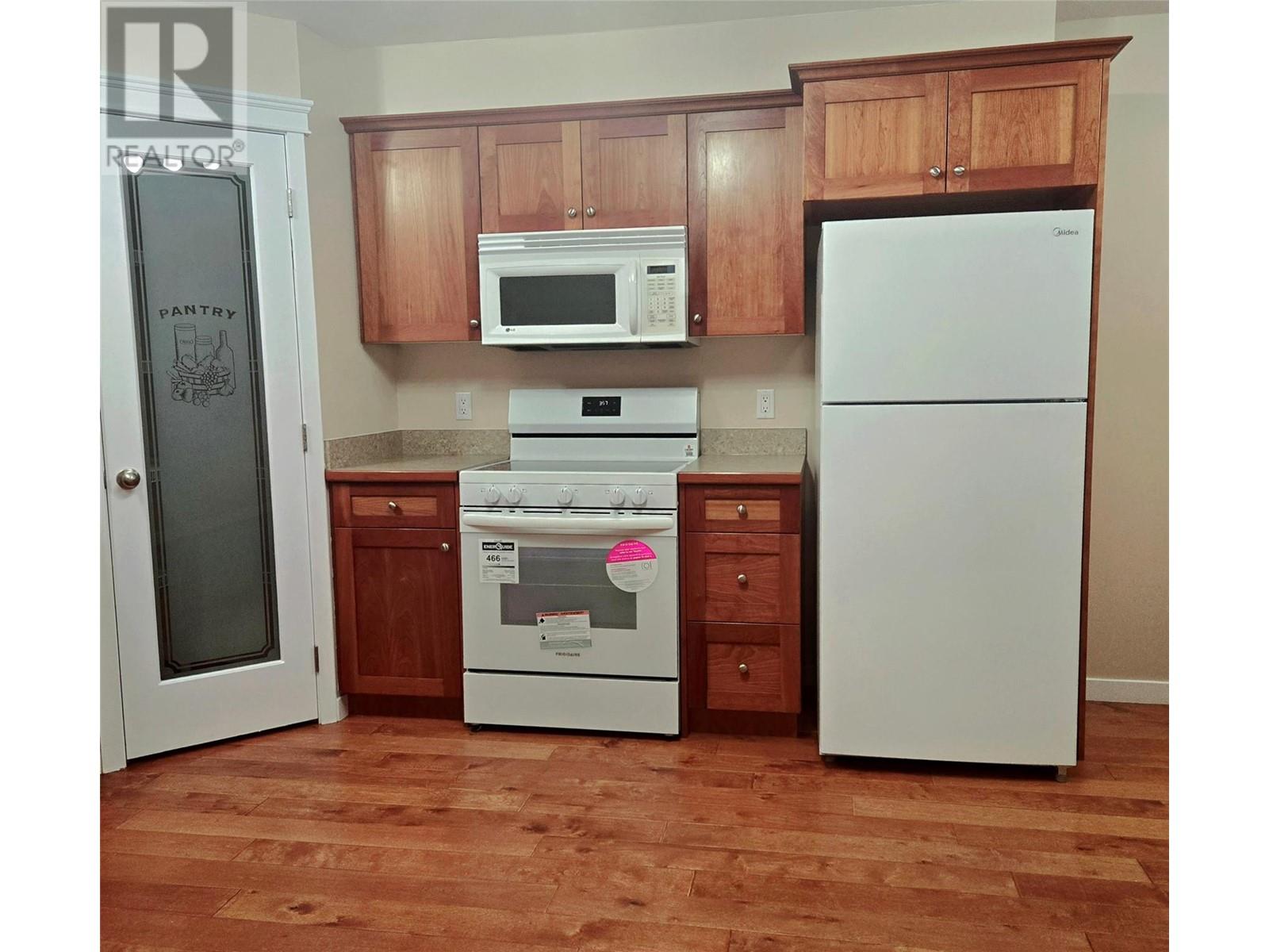 Property at 781 2 Street SE Unit# 203 image 2