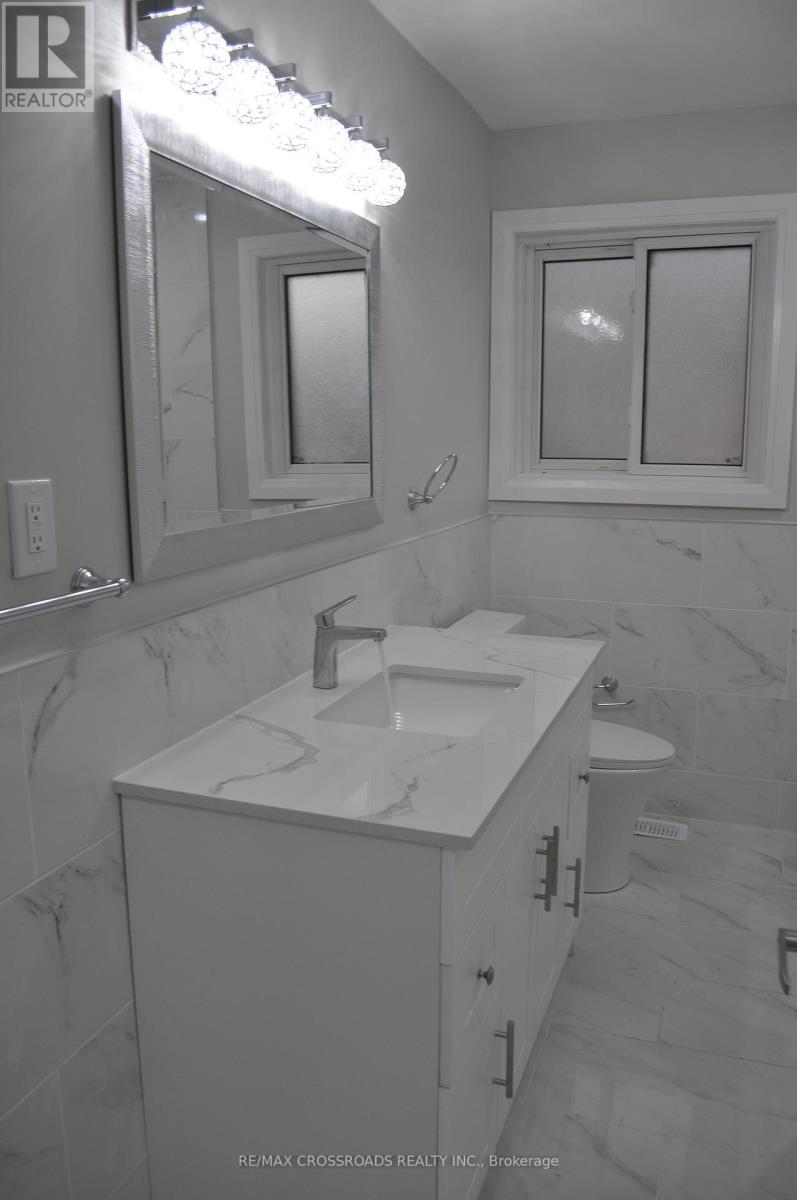 120 Hiscock(Main Floor) Boulevard, Toronto (Woburn), Ontario  M1G 1T4 - Photo 24 - E12139055