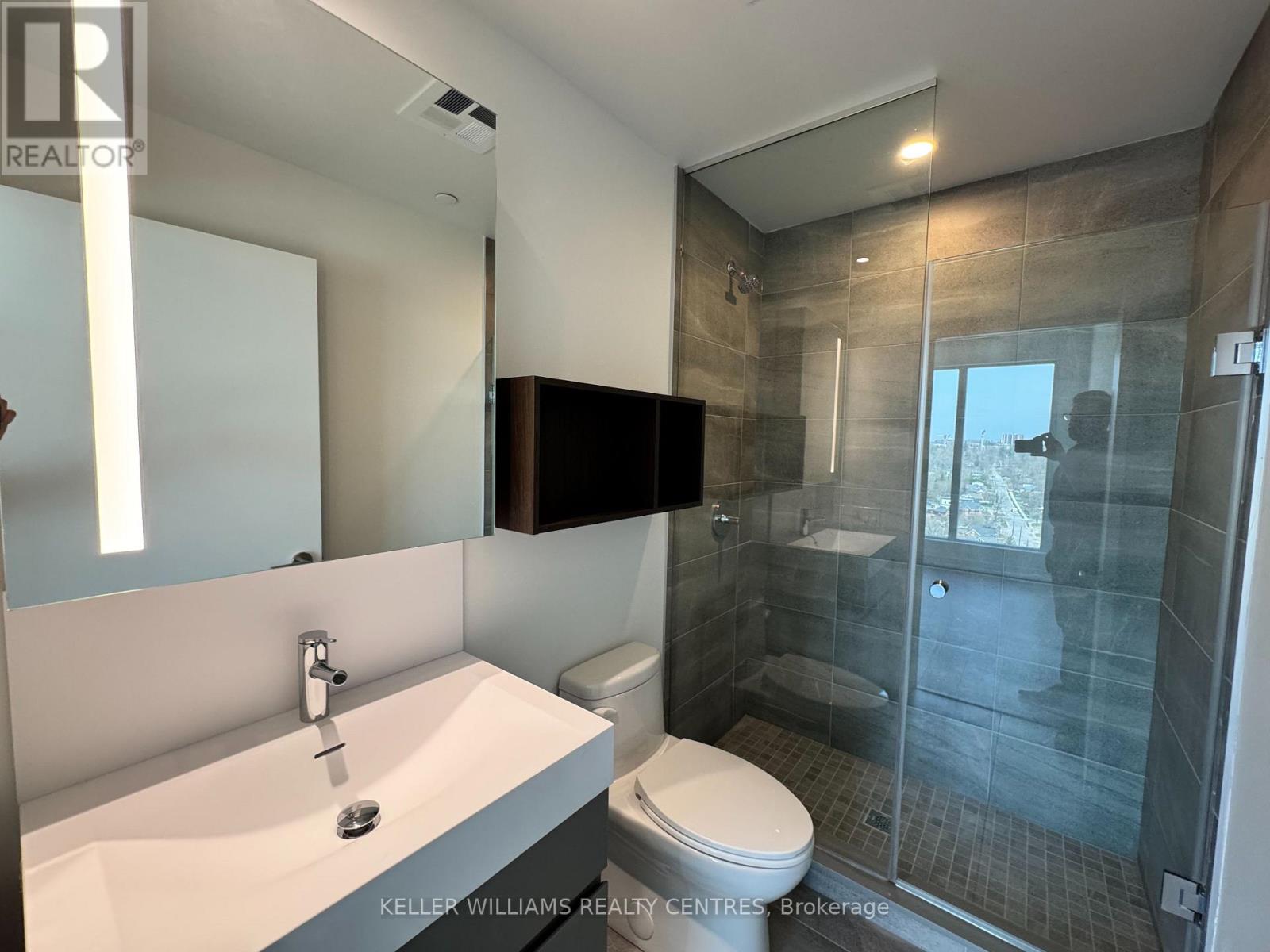 1504 - 39 Mary Street, Barrie, Ontario  L4N 1S9 - Photo 6 - S12139049