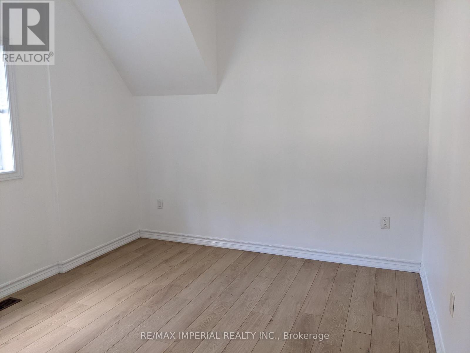 Main Floor - 270 B Riverside Drive, Kawartha Lakes, Ontario  K0M 1A0 - Photo 5 - X12139045