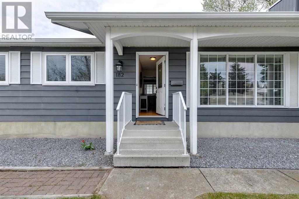 182 Lake Sylvan Close Se, Calgary, Alberta  T2J 3E5 - Photo 4 - A2219414