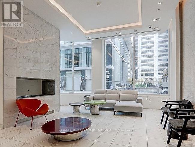 1505 - 238 Simcoe Street, Toronto, Ontario  M5T 0E2 - Photo 2 - C12139076