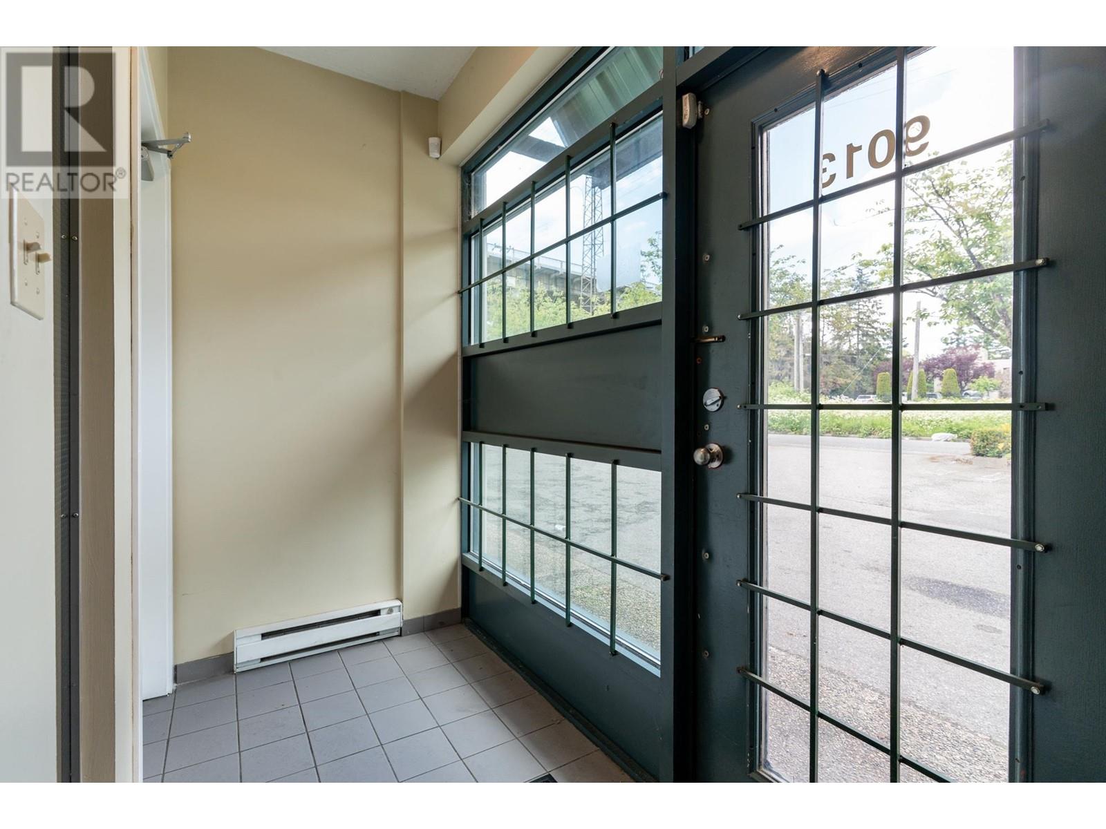 9013 Shaughnessy Street, Vancouver, British Columbia  V6P 6R9 - Photo 4 - C8068903