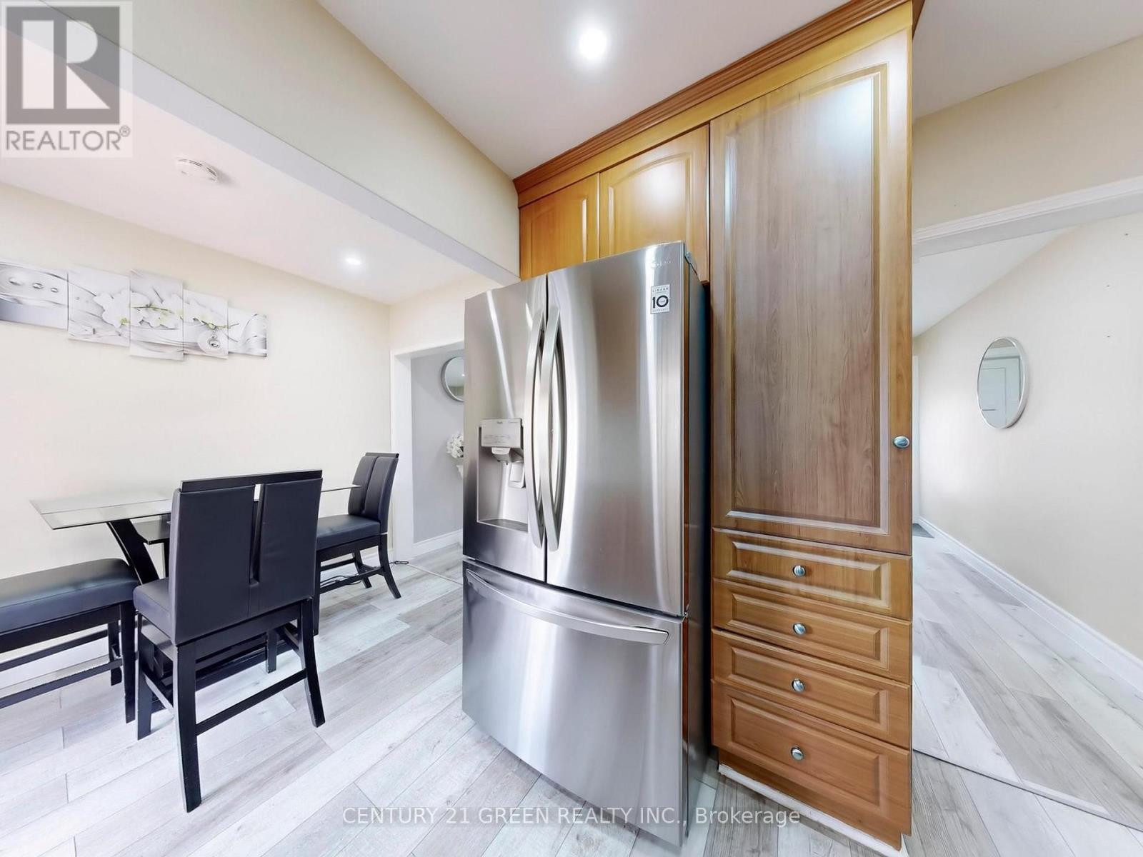 117 Redwater Drive, Toronto, Ontario  M9W 2A3 - Photo 14 - W12055574
