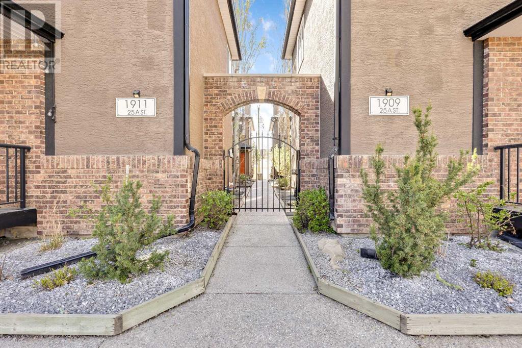 Property at 2, 1911 25A Street SW image 1