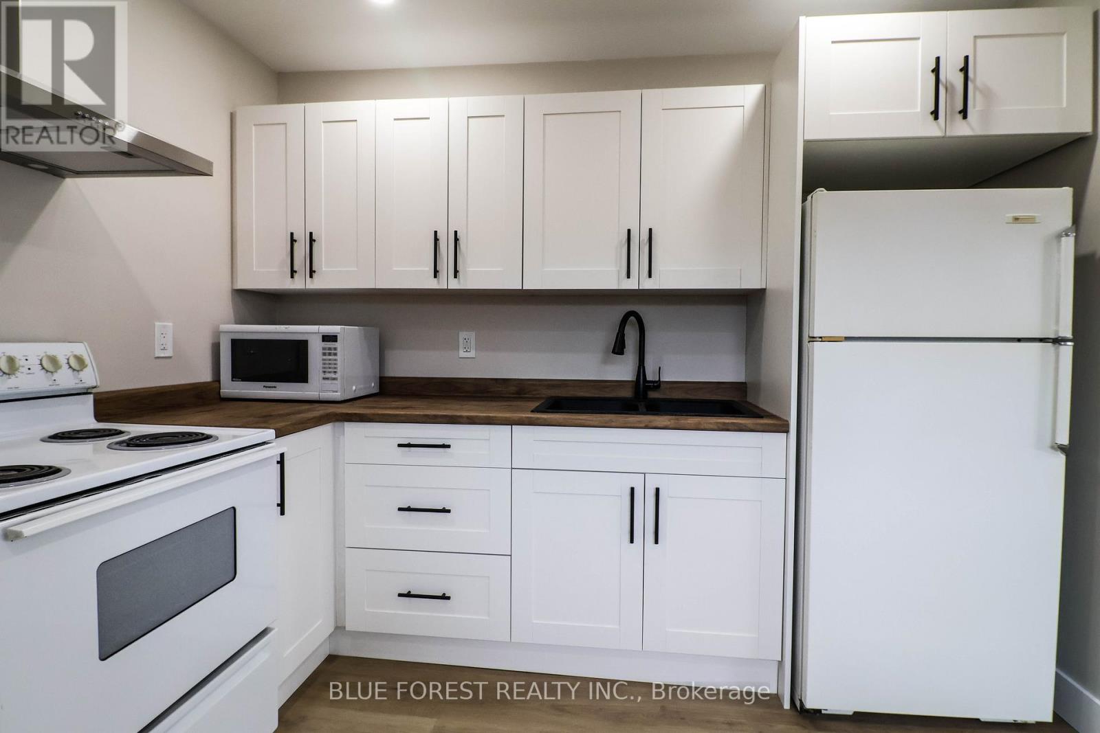 334 Wharncliffe Road S, London South, Ontario  N6J 2L8 - Photo 13 - X12139103
