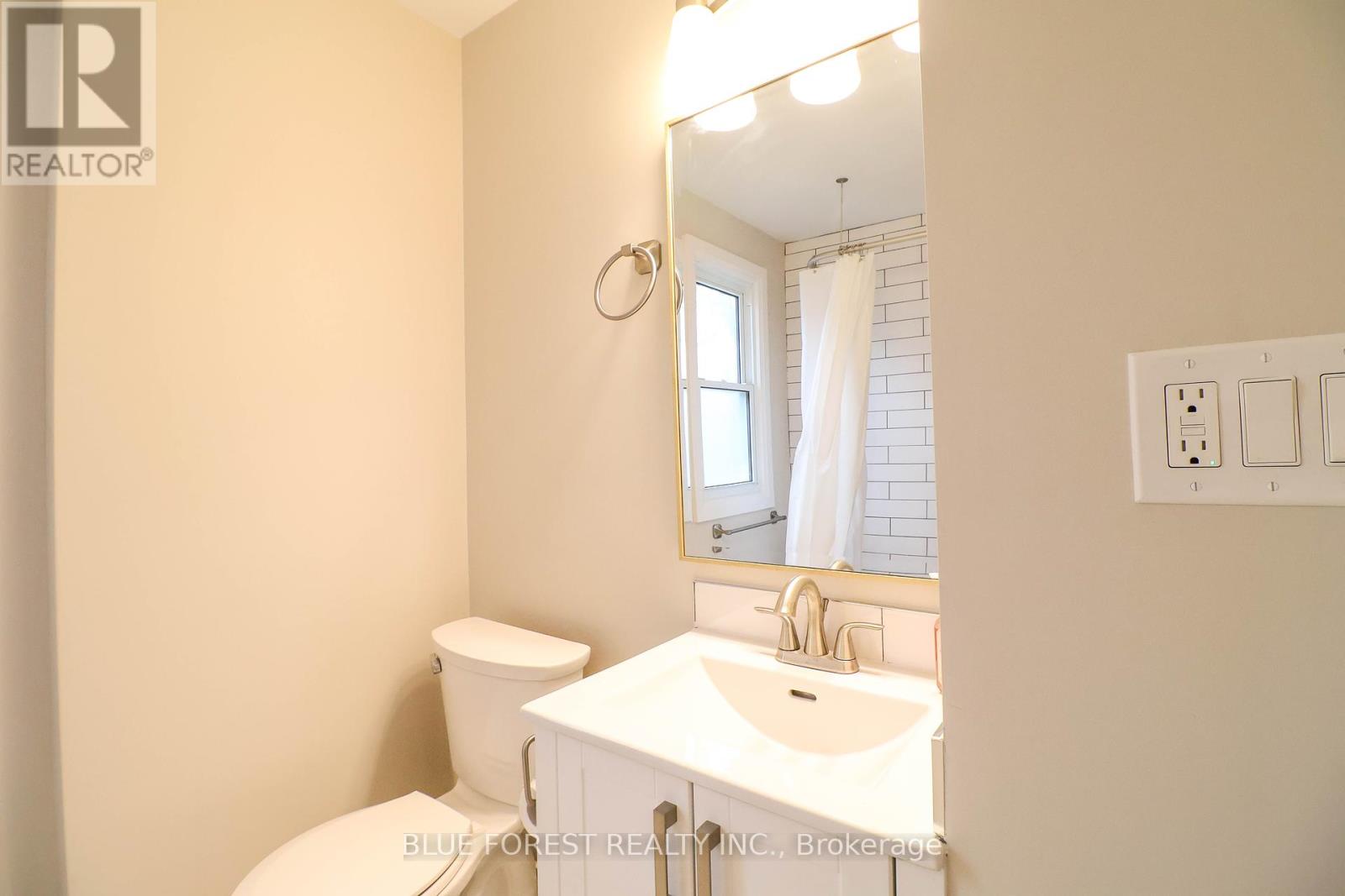 334 Wharncliffe Road S, London South (South F), Ontario  N6J 2L8 - Photo 23 - X12139103