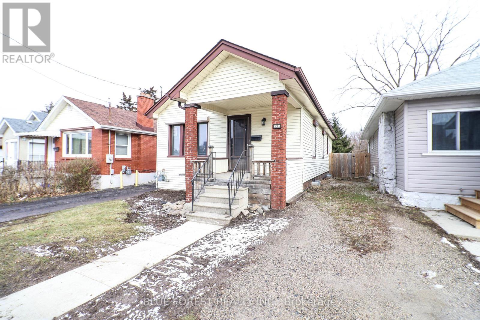 334 Wharncliffe Road S, London South, Ontario  N6J 2L8 - Photo 3 - X12139103