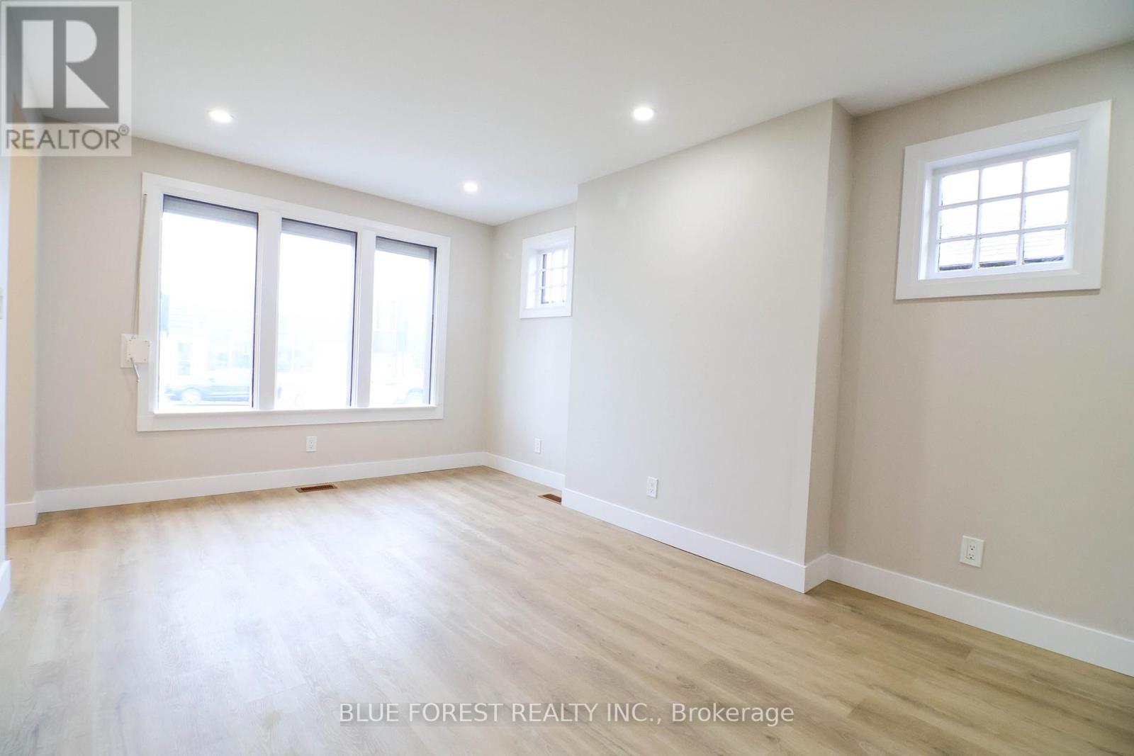 334 Wharncliffe Road S, London South, Ontario  N6J 2L8 - Photo 7 - X12139103