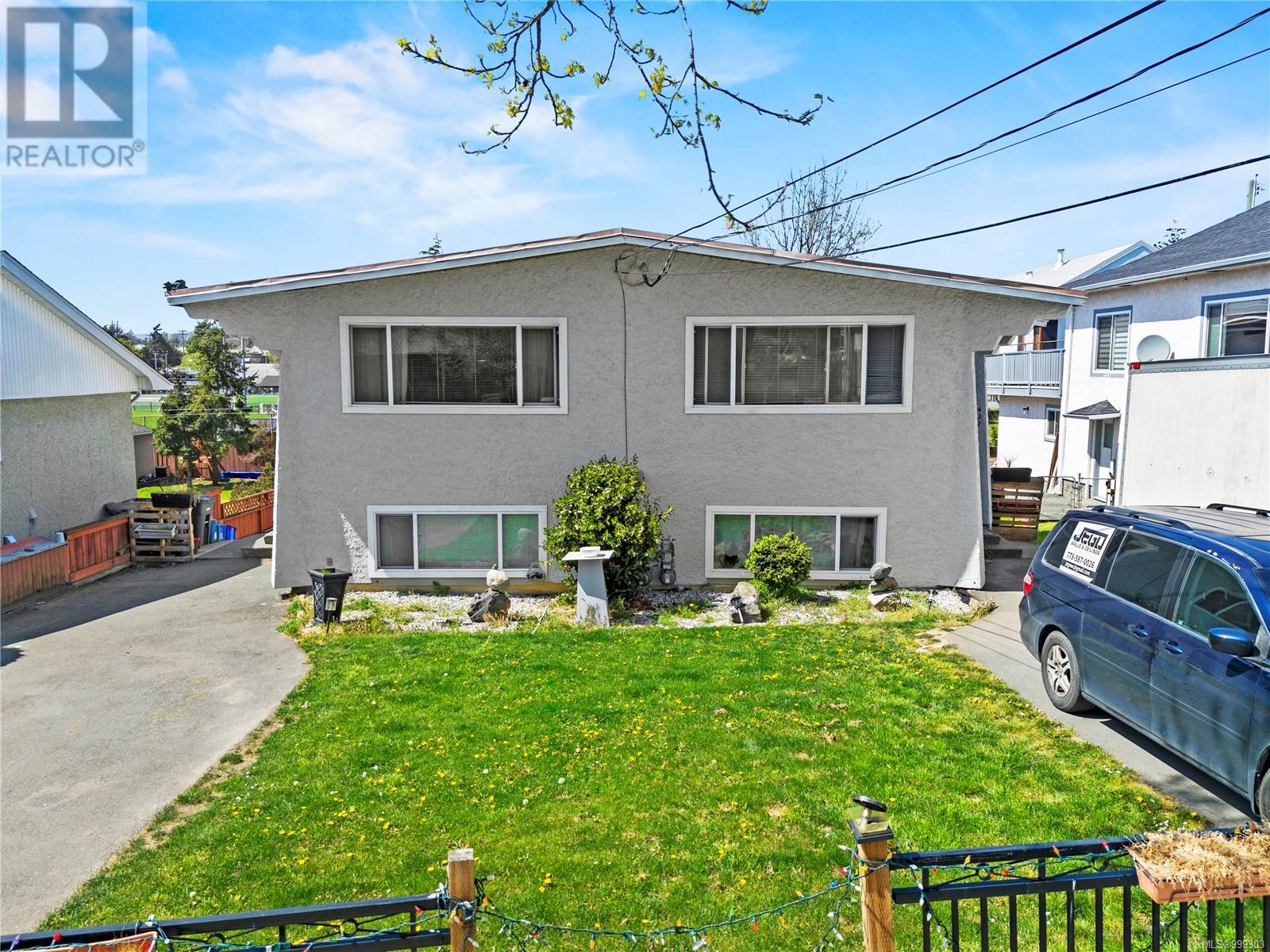 Property at 3430 Seaton St image 2