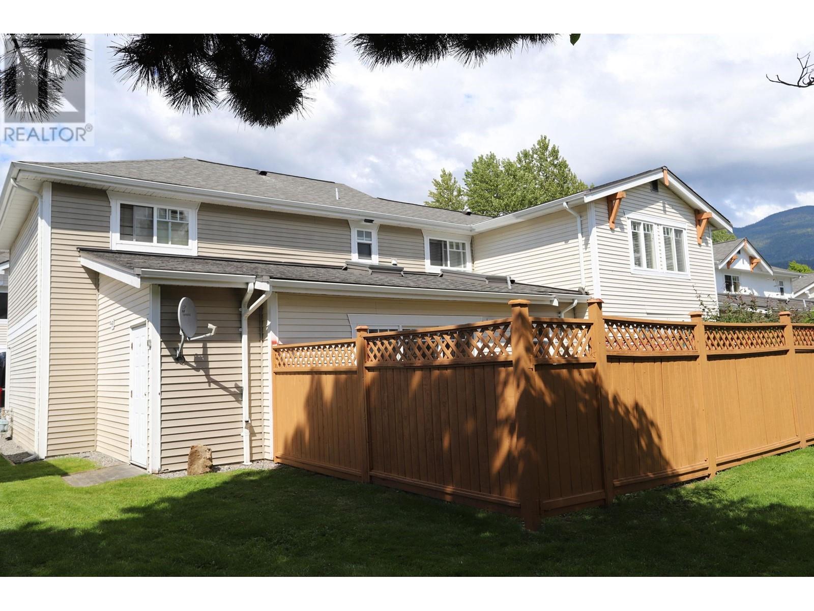 Property at 56 1821 WILLOW CRESCENT image 3