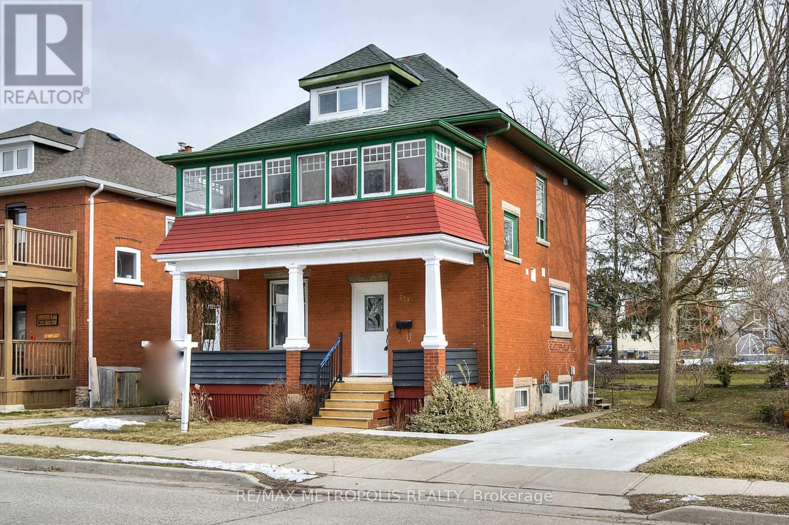 Property at 539 MOORE STREET image 2
