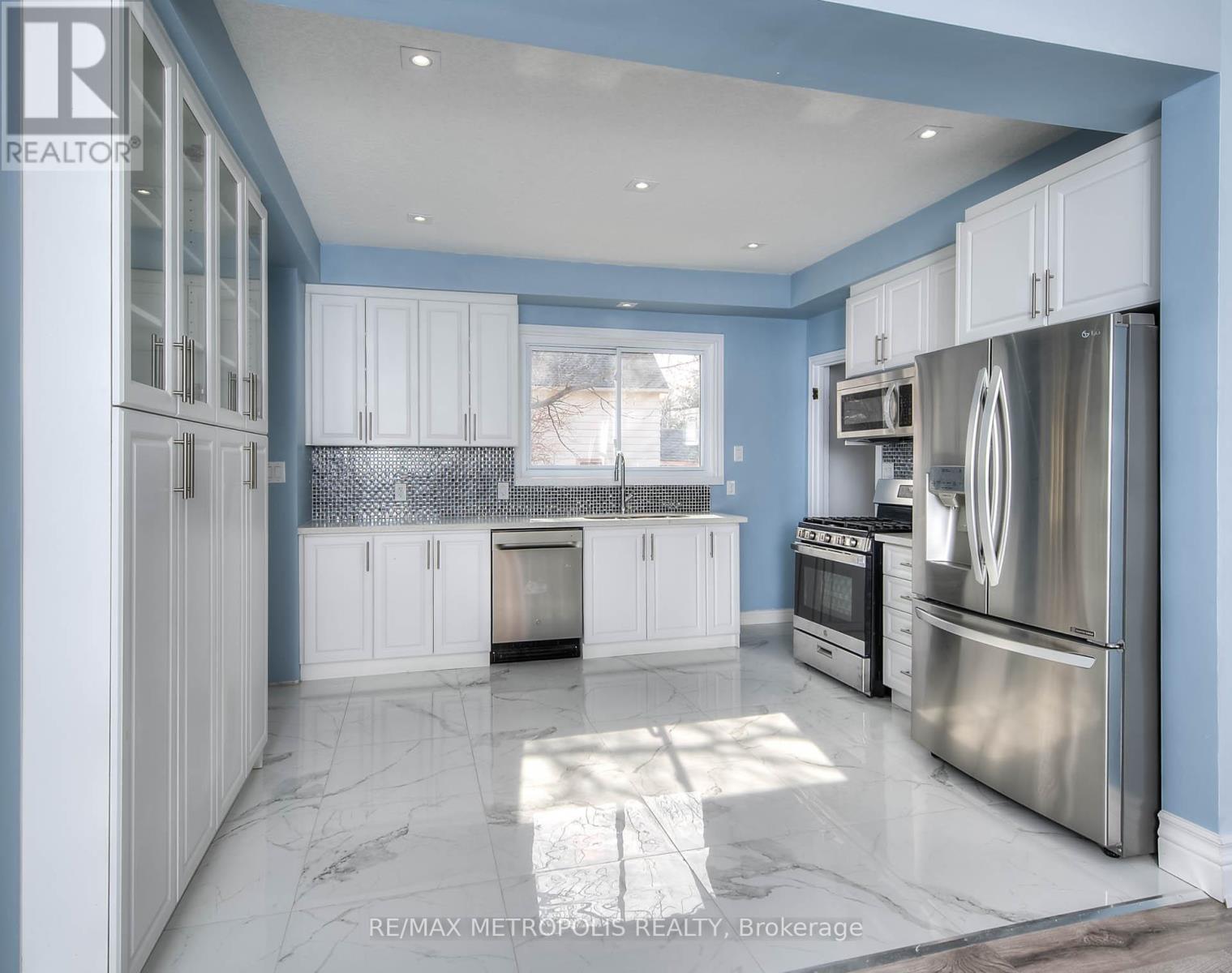 539 Moore Street, Cambridge, Ontario  N3H 3B3 - Photo 9 - X12139095