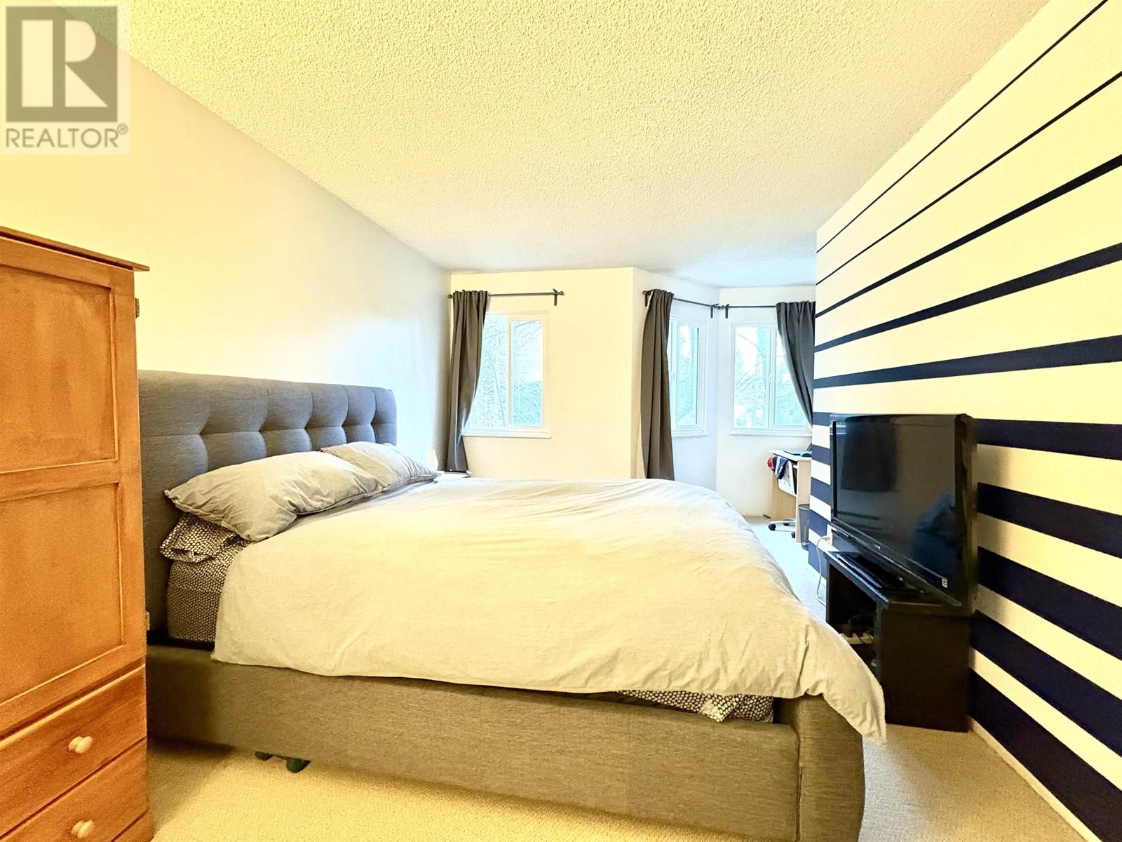 Listing Picture 14 of 27 : 312 9880 MANCHESTER DRIVE, Burnaby / 本拿比 - 魯藝地產 Yvonne Lu Group - MLS Medallion Club Member