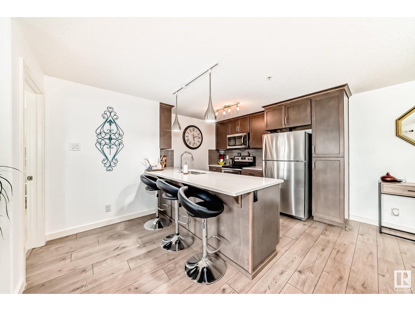 Property at #306 4008 SAVARYN DR SW image 3