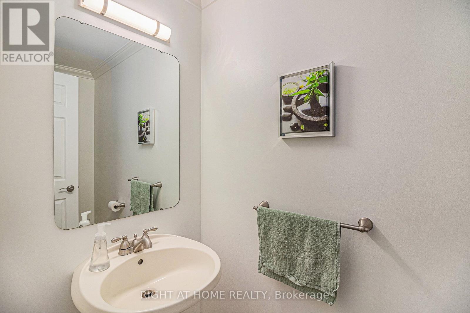 1814 Thistleleaf Crescent, Ottawa, Ontario  K1C 5W3 - Photo 24 - X12139146