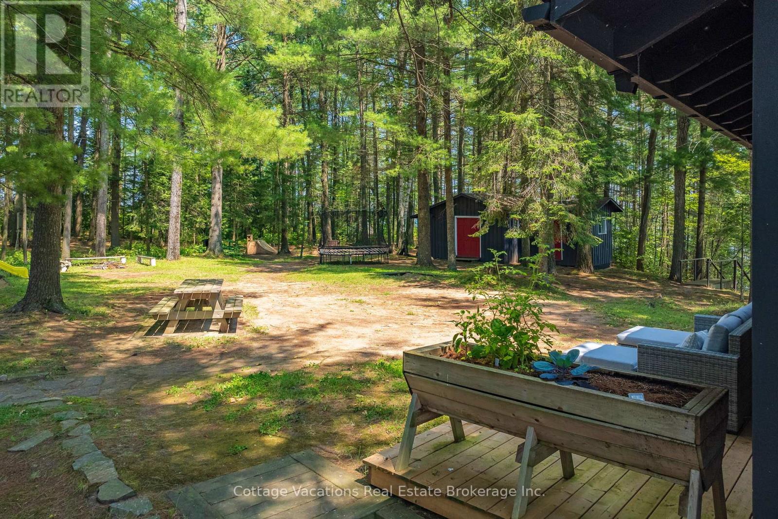100 Rumballs, Huntsville, Ontario  P0B 1L0 - Photo 31 - X12139155
