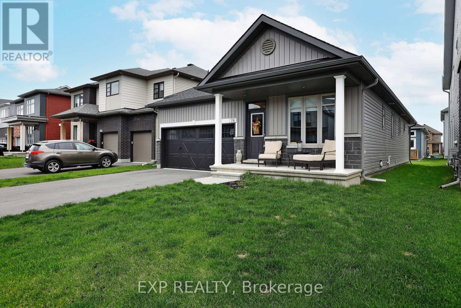 Property at 751 PETANQUE CRESCENT S image 3