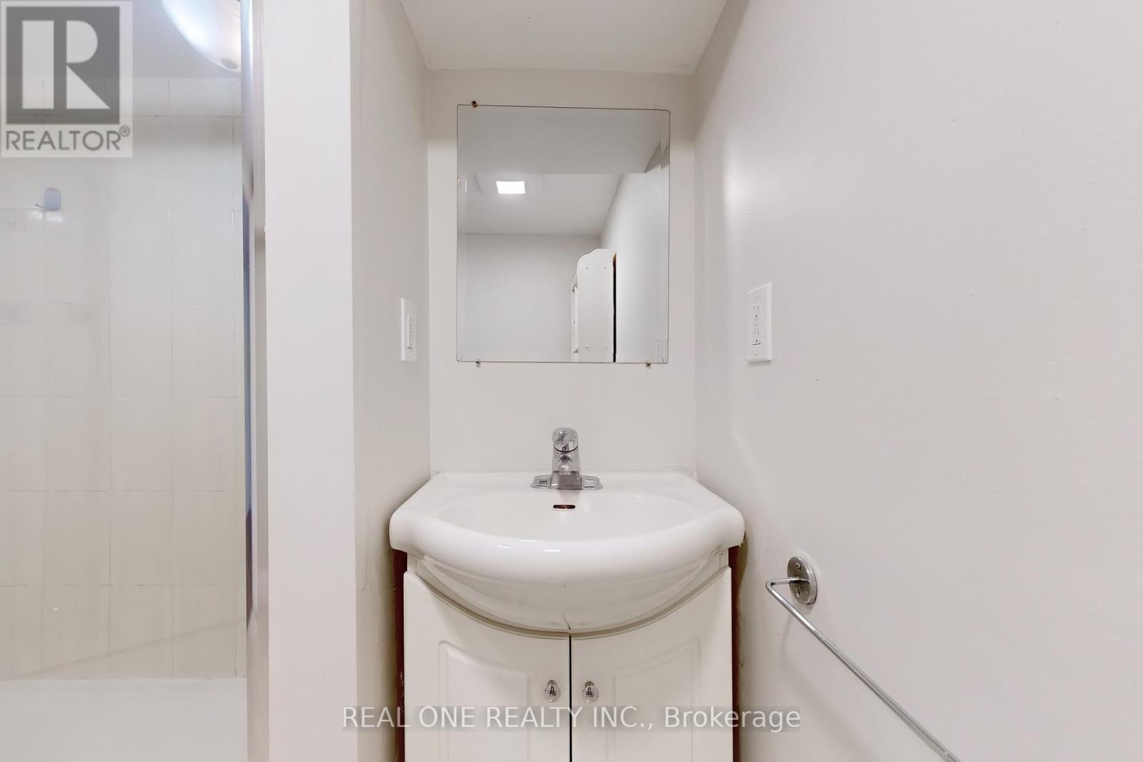 136 Gibb Street, Oshawa, Ontario  L1J 1Y5 - Photo 38 - E12139124
