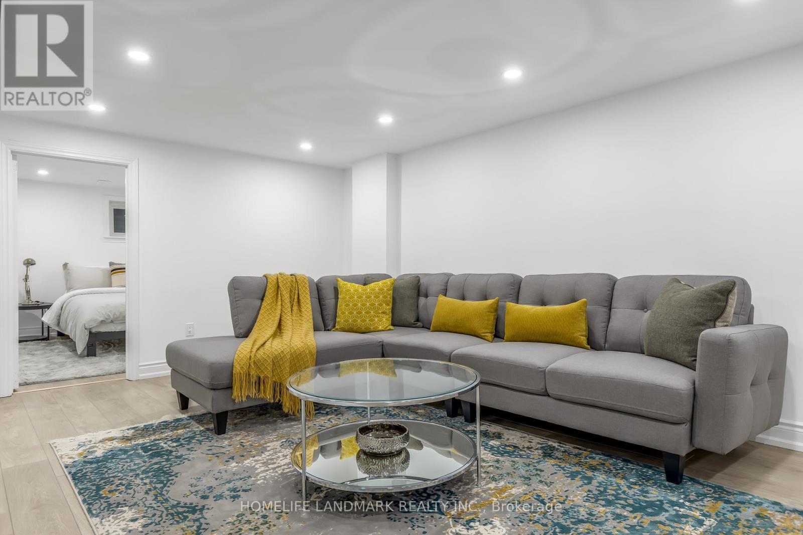 Lower - 34 Ringley Avenue, Toronto (Stonegate-Queensway), Ontario  M8Y 1P1 - Photo 2 - W12139142